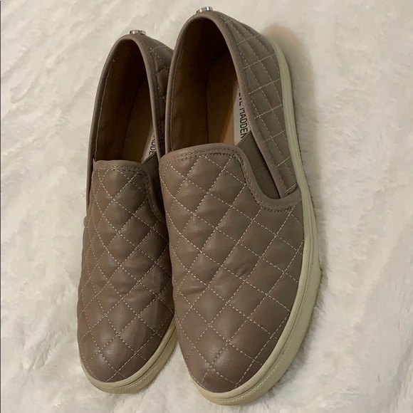Steve Madden ECENTRCQ slip on shoes - Picture 2 of 4
